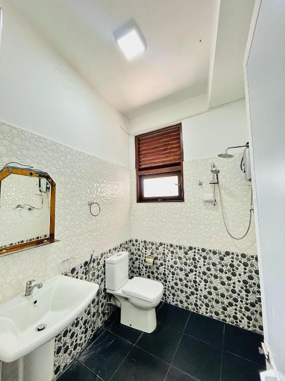 20 Rooms Hotel for sale in Polhena Matara - Image 8