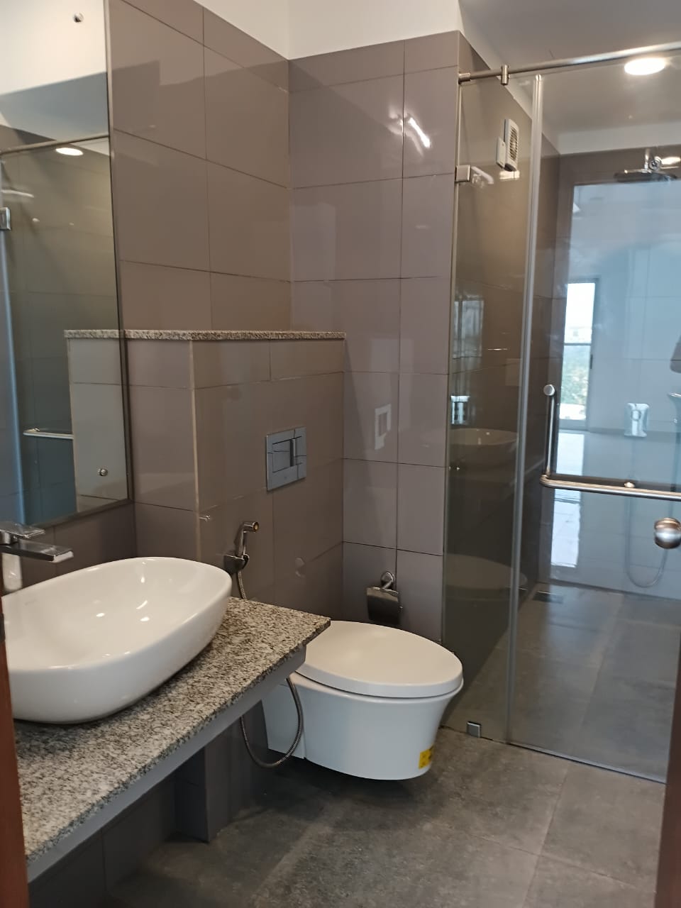 Brand new 3 BR apartment for sale in Iconic Galaxy Rajagiriya - Image 5