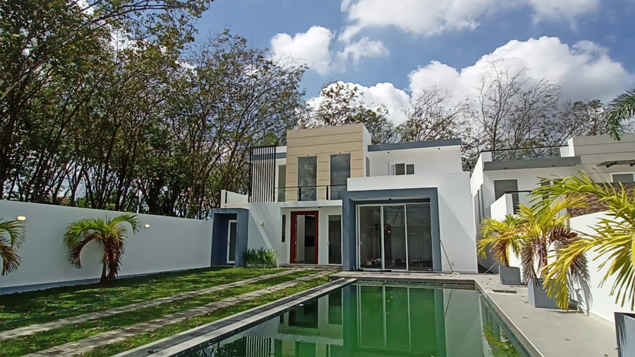 Luxury Modern House for sale in Polgasowita, Kesbewa - Image 2