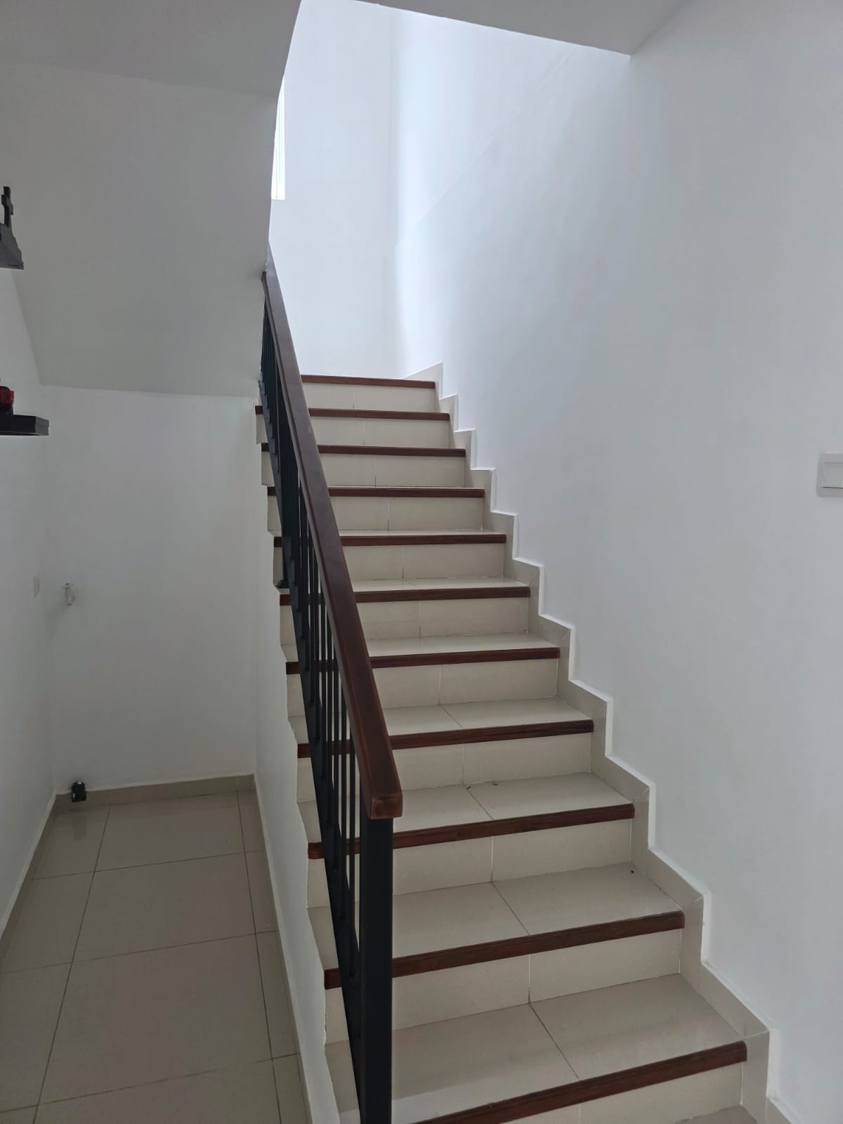 Modern house for sale in Piliyandala - Image 3