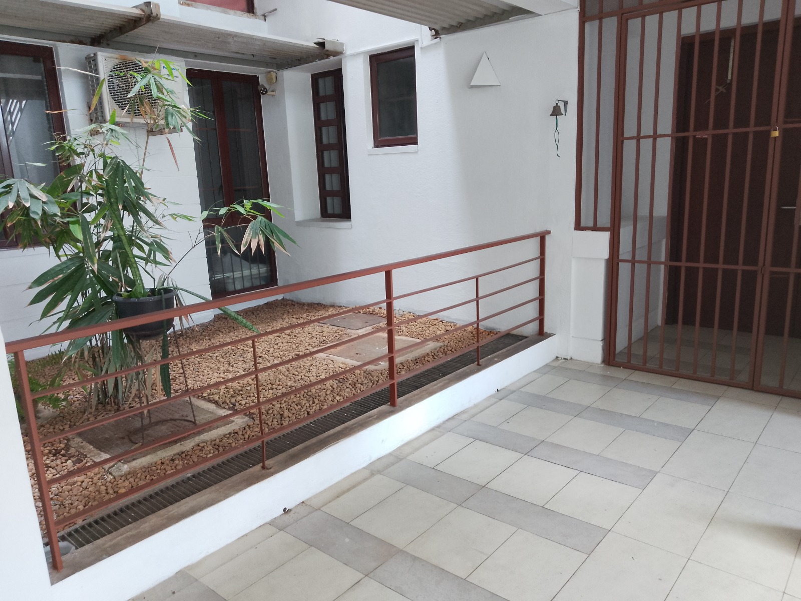 4 BR Ground floor Apartment for sale in Rattanapitiya ( Nugegoda ) - Image 2